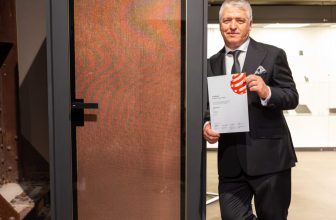 O ușă creată în România, premiată la „Oscarurile Designului Mondial” – Revista FPM