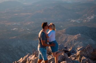 Hiking Mount Zas on Naxos – Complete Guide to the Highest Peak in the Cyclades