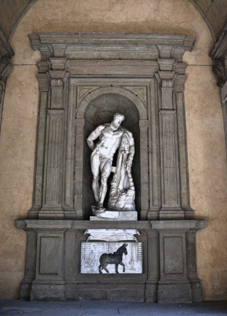 48 hours in Florence: Palazzo Pitti Statues, Florence, Italy