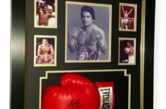 *** LUXURY FRAMED Roberto Duran SIGNED Boxing GLOVE Display *** HANDS OF STONE