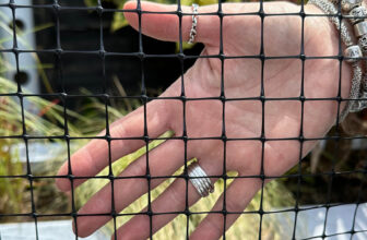 New 1m wide PVC Garden Mesh Netting Aviary Fencing  Animals Flowerbeds Chicken