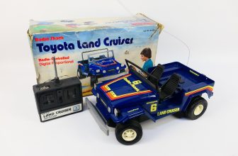 Vintage Radio Shack 60-3081 Toyota Land Cruiser Radio Controlled Car