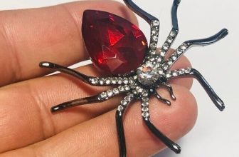 Vintage Style Large Red Crystal Gothic SPIDER Insect Jewellery BROOCH Shawl Pin