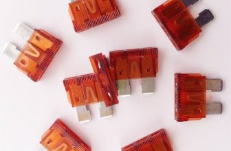 50PCS Standard Blade Fuse kit 10 20 40 Amp for Car Truck SUVs MOTORCYCLE