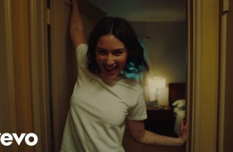 Gracie Abrams – Risk (Official Music Video)