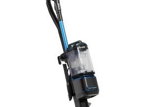 Shark Corded Upright Vacuum, Lift-Away – Certified Refurbished [NV602UK] Bagless