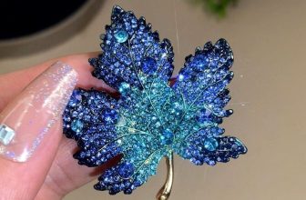 Vintage Maple Leaf Crystal Corsage Brooch Pin Badge Lapel Women Elegant Jewelry