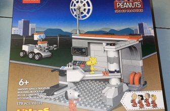 MINISO Linoos Peanuts Snoopy Space Traveler 179 Pieces Building Blocks LN8017
