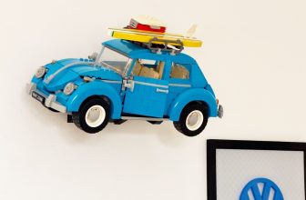 Wall Mount Display for LEGO Creator Expert Volkswagen Beetle 10252 – Diagonal