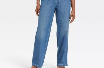 Universal Thread Women’s High Waisted Wide Leg Cropped High-Rise Jeans