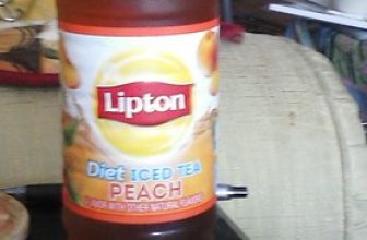 LIPTON PEACH ICED TEA AND SNICKERS MINI BAR