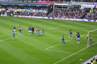 Everton corner vs West Ham