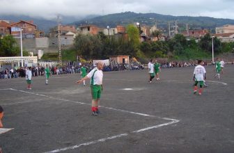 أجواء المقابلة مع فريق المنتخب الجزائري 1982