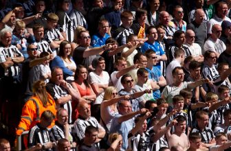 Liverpool vs Newcastle (3:0) 2011