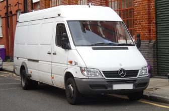 Metropolitian Police-Firearms Support Van.