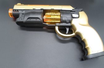 New Plastic Toy with Light Sound Vibration Effects For Kid Game Out Door Toy