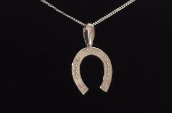 925 Sterling Silver Horseshoe Necklace Pendant Gift Present