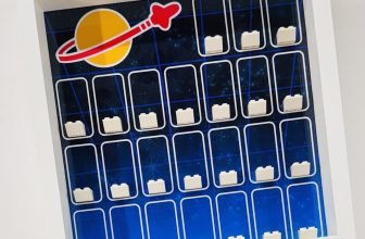 Display Frame case for Lego Classic Space Minifigures series 27cm