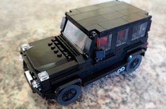 AMG G63 Brick Model MOC – 400 pieces, 8 studs wide