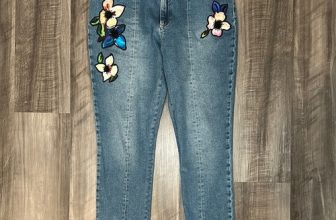 Escada Jeans 40 (US Size 10) Blue Straight Leg High Rise Gold Roses Rhinestones