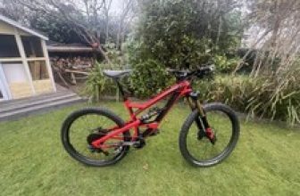 YT Capra CF Pro Carbon 27.5  2019 medium frame good condition Fox suspension