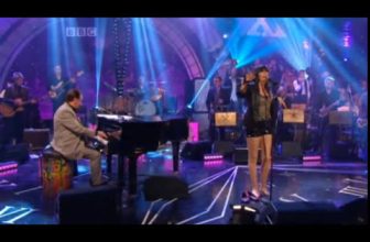 Jools & His Rhythm & Blues Orchestra with Sandie Shaw On Jools Holland Hootenanny 2011