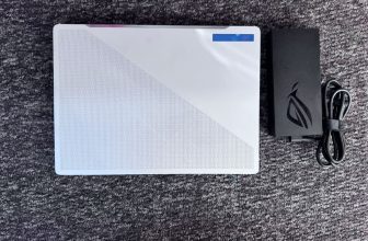 ASUS ROG Zephyrus G14 GA402RK 14″ QHD 120Hz 16:10 Gaming Laptop (AMD Ryzen 9-690