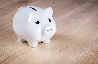 17 Ways to Cut Your Expenses & Save Money for Travel in 2025