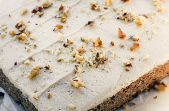 Gluten-Free Frosted Banana Spice Cake and Cupcakes