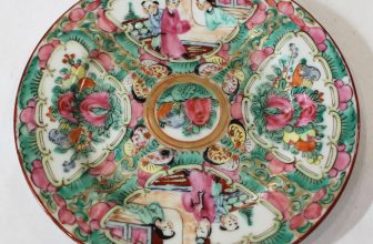 Chinese Porcelain Plate  Cantonese Style  YT Decorated In Hong Kong 15.5cm