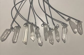 1 X Natural Rough Cut Clear Quartz Pendant Necklace Ladies Gift Reiki Healing