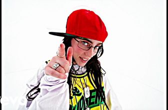 Billie Eilish – LUNCH (Official Music Video)