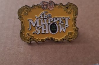 The Muppet Show Muppets Metal &  Enamel Pin Badge Kermit Piggie Animal Gonzo