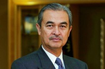 King Salman and Crown Prince condole death of former Malaysian PM Badawi