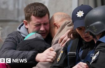 Zelensky urges Trump to visit Ukraine ahead of deal with Russia