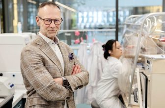 Karolinska laddar för att rekrytera amerikanska forskare