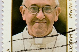 **get well soon** Pope Francis (17th Dec.1936) great stamp Italy € 0.70 Pope Francis, Papa Francesco, Papst Franziskus, pape François, Ferenc pápa, Papa Franjo, Papež Frančišek, papa Francisco, 方濟各)  postzegel Italy bollo francobolli porto Briefmarke Ital