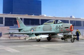1:72 Commonwealth Aircraft Corporation (CAC) “Sea Sabre” Mk. 41; aircraft “840 (s/n 142833)” of the Royal Australian Navy 805 Squadron (VF-805); HMAS Melbourne (R 21), 1979 (Whif/modified Sword kit)