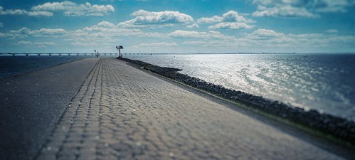 Blik op de Zeelandbrug