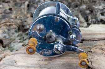 vintage crank reel-111 (1 of 1)