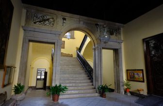 XE3A5499 – Claustro de la iglesia de Santo Domingo – Cloister of the church of Santo Domingo (Granada)