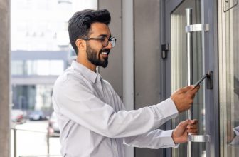 How to Automate Apartment Turnovers with Smart Access and Property Management Tech