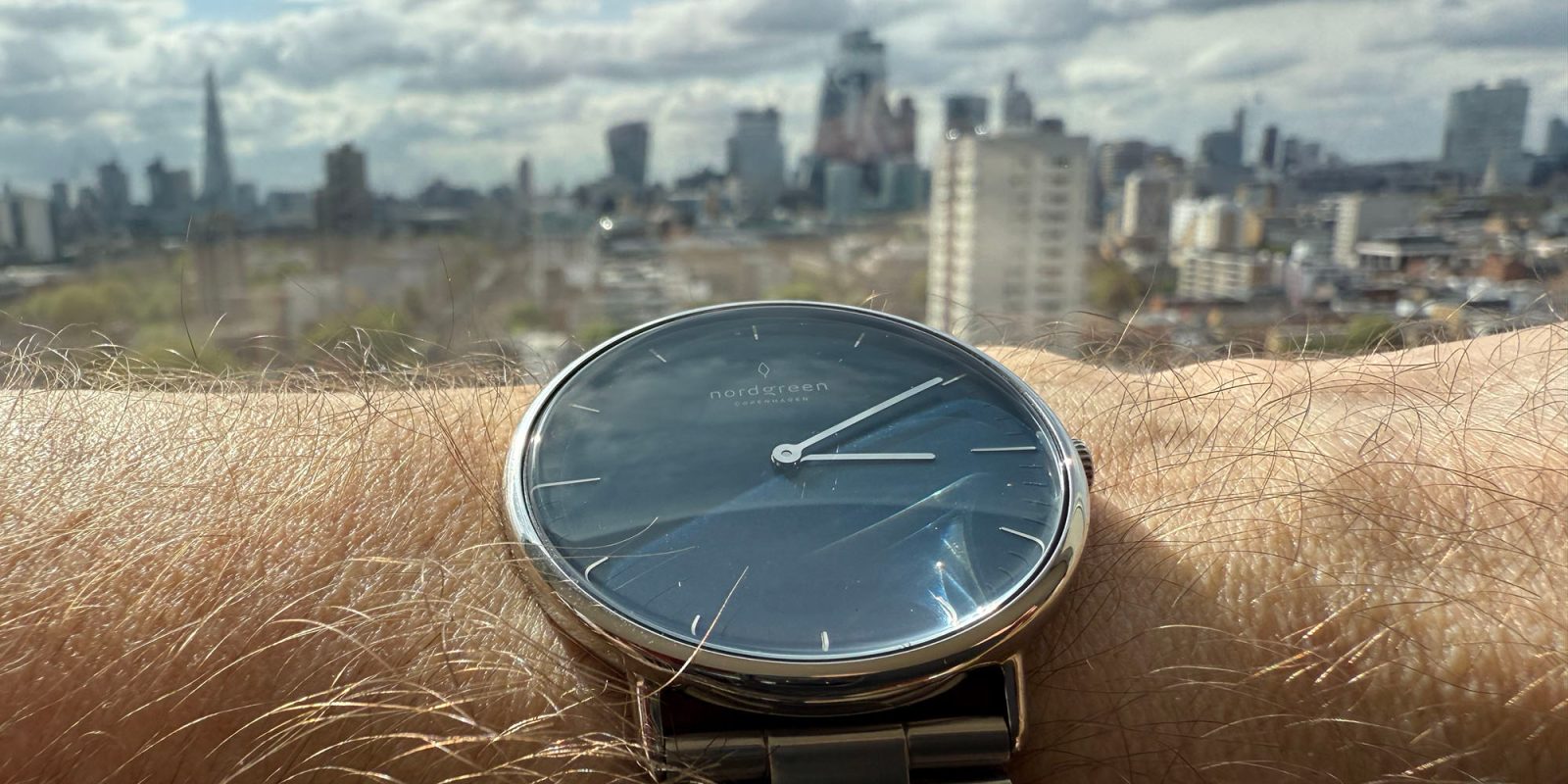 If Apple's going to make a barely blue product, it should be an Apple Watch | A watch face whose blue color is constantly changing