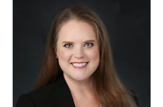 Learn more on Mud daubers benefits, habits and removal strategies