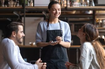 10 Ways Restaurants Trick You Into Spending More