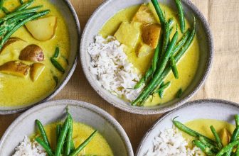 Thai Yellow Curry With Green Beans and Potatoes