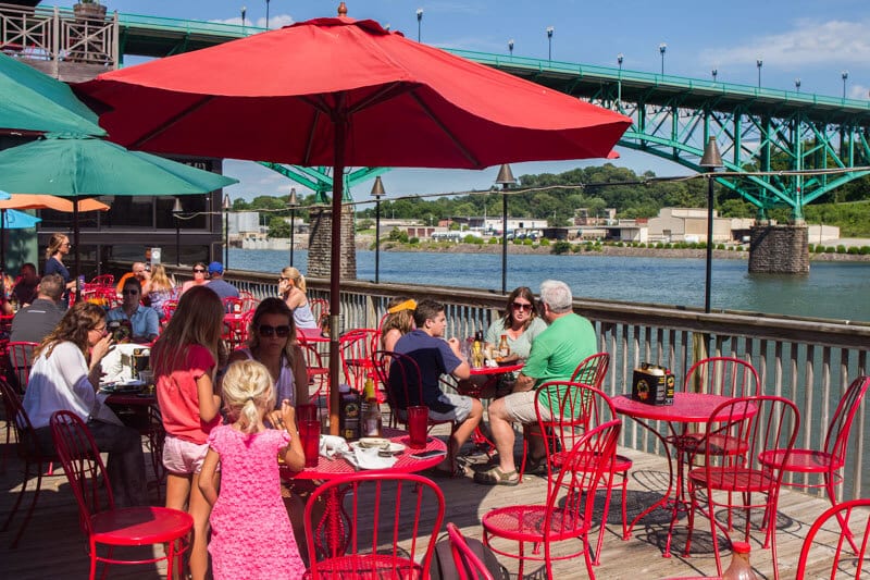 diners at Calhoun's patio overlooking river