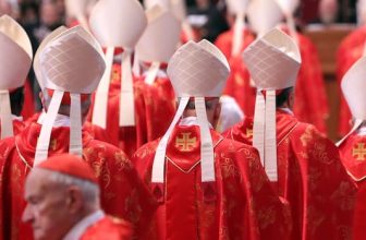 Ahead of conclave, cardinals to meet at Vatican for Pope Francis funeral preparations