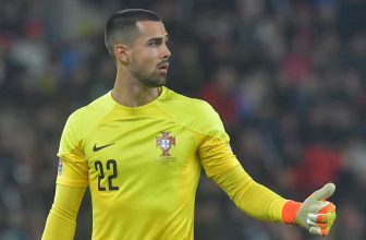 Chelsea enter the race for Man United’s long-term target Diogo Costa – Man United News And Transfer News