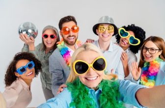 30 Days of Employee Engagement Ideas for Summer [Free Download]